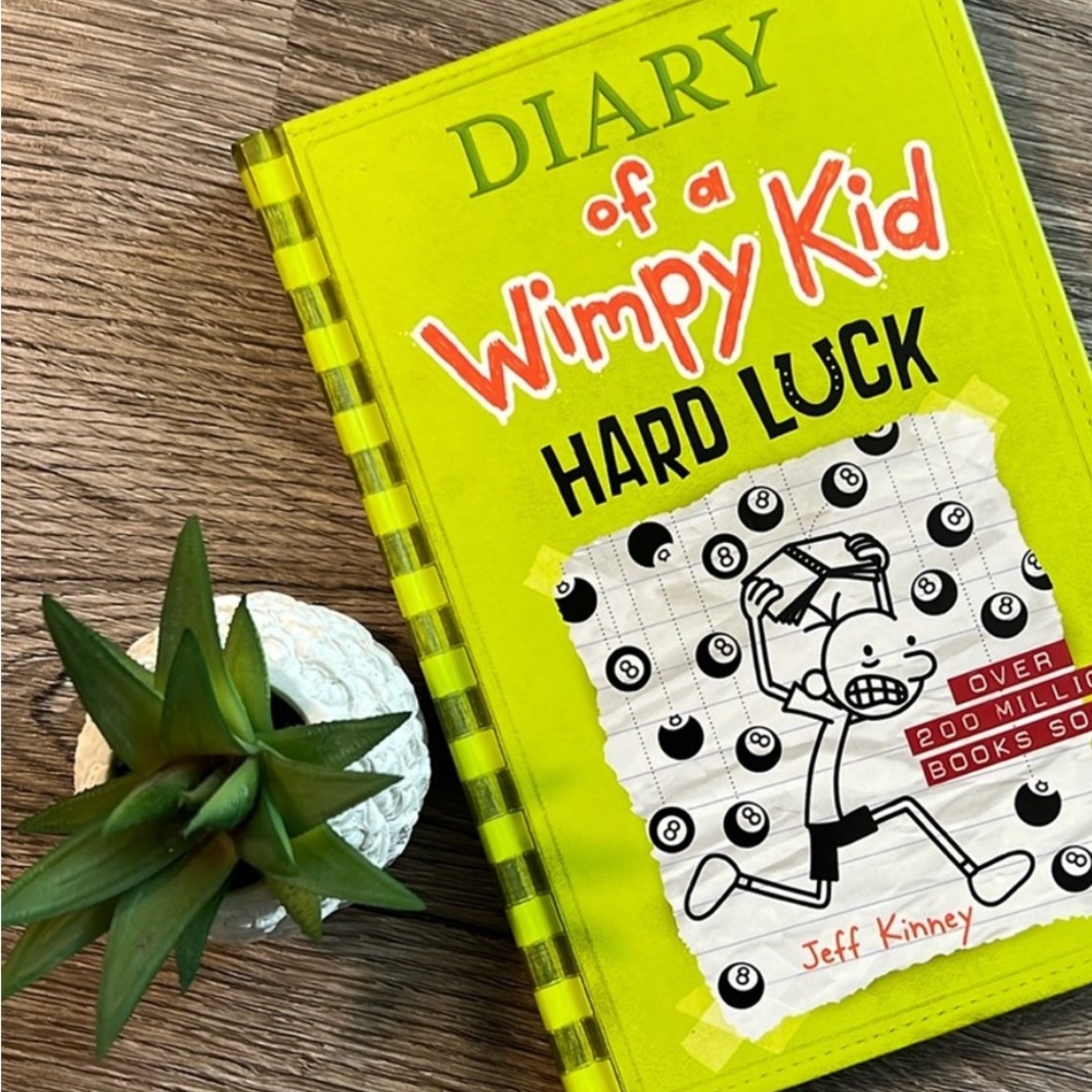 DIARY OF A WIMPY KID: Hard Luck - Green Hardcover
